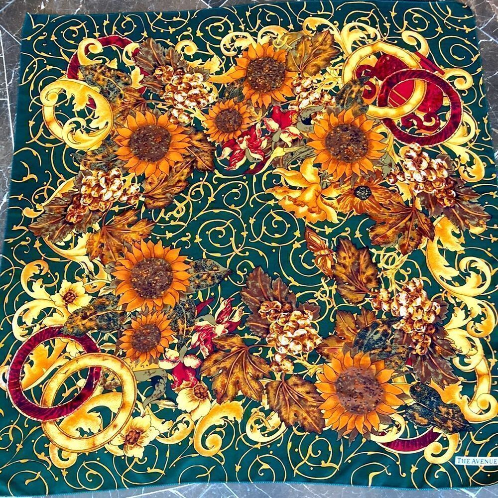 The avenue scarf 